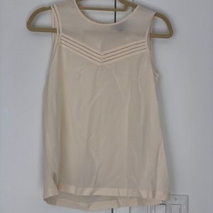 Gorgeous Flowy 100% Silk Cream Blouse w detailing